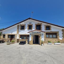 Apartamento familiar con jardín y parking privado
