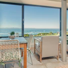 Walker Bay Luxury Seafront Apartment