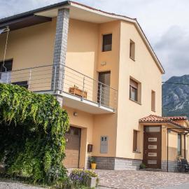 Borea Rooms - Sobe Budanje, hotel u gradu 'Vipava'
