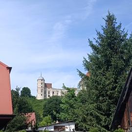 Dom w Janowcu z widokiem na zamek - blisko Magiczne Ogrody, hotel in Janowiec