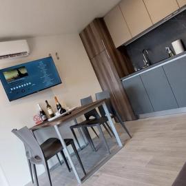 Mobilna hiška suita – hotel w mieście Velenje