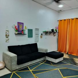 Embun Homestay Kemaman, hotel in Cukai