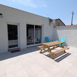 Calme, 2 chambres, terrasse,Wifi TV connectée Clim, hotel u gradu 'Saix'