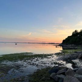 Charmerende hus i idylliske Lynæs, khách sạn ở Hundested