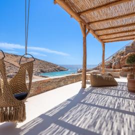 Bohemian Kea Beach Club Resort، فندق في Chavouna