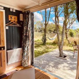 The Field Room - Hut on The Lizard