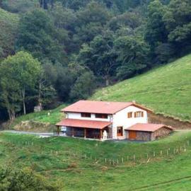Casa Rural Zimitxu – hotel w mieście Etxalar