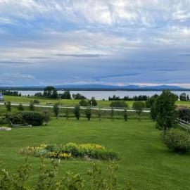 Villa med vidunderlig utsikt, Hotel in Orrviken