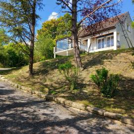 Paris-Reims, 10 personnes, 4 chambres, Grand jardin privé, Hotel in Brény