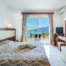Hotel Emerald and Suites, hotel a Chrysi Ammoudia