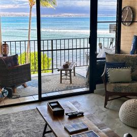 This place is different!! Award winning! Oceanfront, View View!، فندق في Wailuku