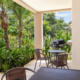 Two Palms Ground Floor Unit Across from Beach