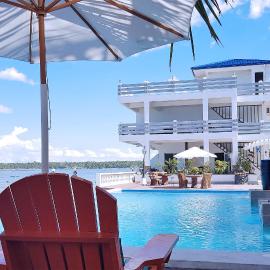 Casa Almarenzo Bed & Breakfast, hotel di Bolinao