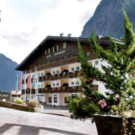 Hotel Grohmann, hotel in Campitello di Fassa
