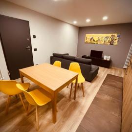 Alpine Hut, hotel in Pont-Saint-Martin