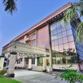 Biznotel by Pride Bharuch, hotel em Bharuch