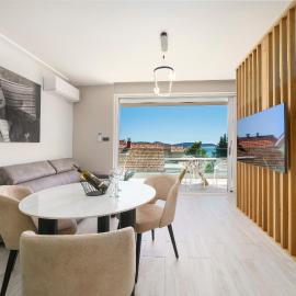 Luxury Apartments Maja Vodice, hotelli kohteessa Srima