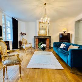 LA SUITE de NOTRE DAME au pied du CHATEAU FORT, hotelli kohteessa Sedan
