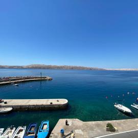 Studio apartman i sobe SIDRO, hotel in Karlobag