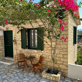 Chrysavgi Stone House, hotel a Meganisi