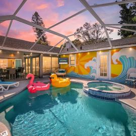 Funky Flamingo 3Kings Beach Gear Hot Tub & Pool, hotel a Bradenton