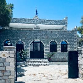 Terra Mani stone rental apartments, Hotel in Yerolimin