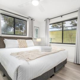 Renovated Townhouse Close to the CBD and Schools - Hosted by Canstay, hotel sa Queanbeyan