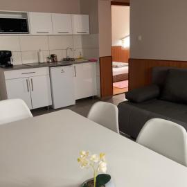 Zaira Apartman، فندق في هایدوسوبوسلو
