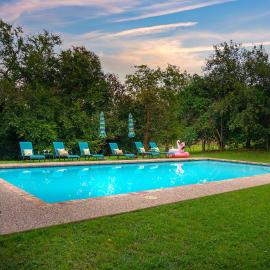 Walk to Main St, Hot Tub, Pool, Elevated Deck!