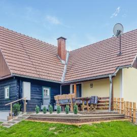 Awesome Home In Wies With Wifi، فندق في Wies