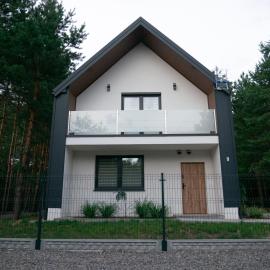 Domy Leśne Szumy na Roztoczu - JACUZZI SAUNA SPA, hotel in Zwierzyniec