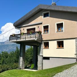 A casa di Martina - CIR 0051, hotel din Aosta