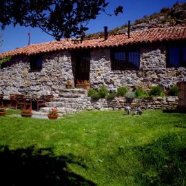 Riojania Vacatio Mountain, hotel u gradu Munilla
