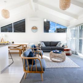Stylish Beach House Retreat - Close to River & Shops