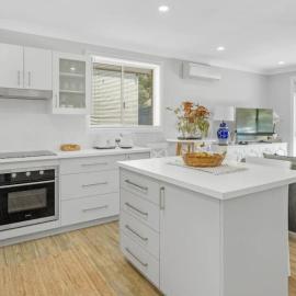 Woodhill Cottage by Book Jervis Bay, hotel in Worrowing Heights