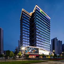 Holiday Inn Express Jiangmen East Station by IHG, hotel v destinaci Ťiang-men