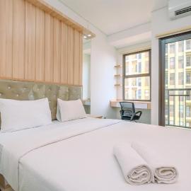 Cozy Living and Homey Studio Transpark Cibubur Apartment By Travelio, hôtel à Depok