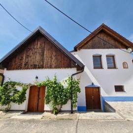 Apartmány pod pergolou, hotel in Bořetice