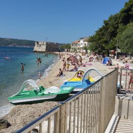 Apartments Volat Beaches, hotel in Kaštela