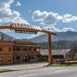 Ranč pod Ostrou Skalou: Stratená şehrinde bir otel