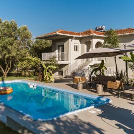 Mont Bleu - Luxury Pool Villa