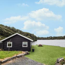 2 Bedroom Lovely Home In Haugesund, hotel v destinácii Haugesund
