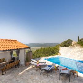 Villa Source with Private Pool