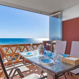 Breathtaking terrace by Costarentals - Ref M45, hotel v destinácii Manilva