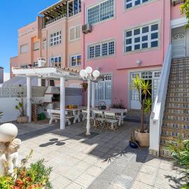 Casa Pink Flamingo Spacious Town Centre Villa, hotel u gradu Tavira