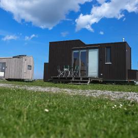 Tiny House Nature 12 Innenlage - Green Tiny Village Harlesiel, hotelli kohteessa Carolinensiel