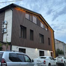 Elene, Hotel in Gori