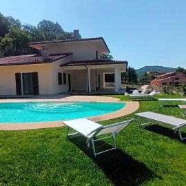 Casa Vacanze La Villa, хотел в Дженга