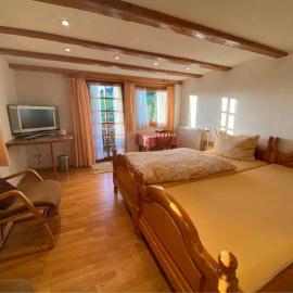 Double Room Linden Blossom, hotel u gradu Schuttertal