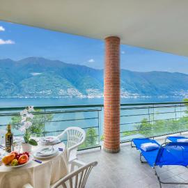 Va Pensiero sul Lago: Lake Maggiore Stunning View Balcony - Happy Rentals